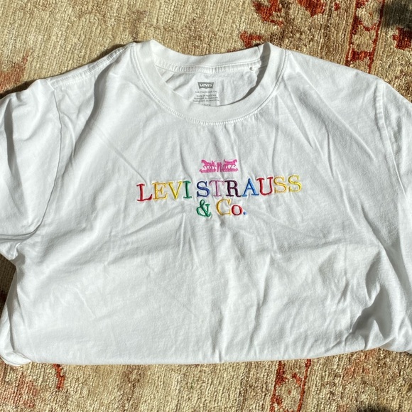 Levi’s T Shirt - Picture 3 of 3
